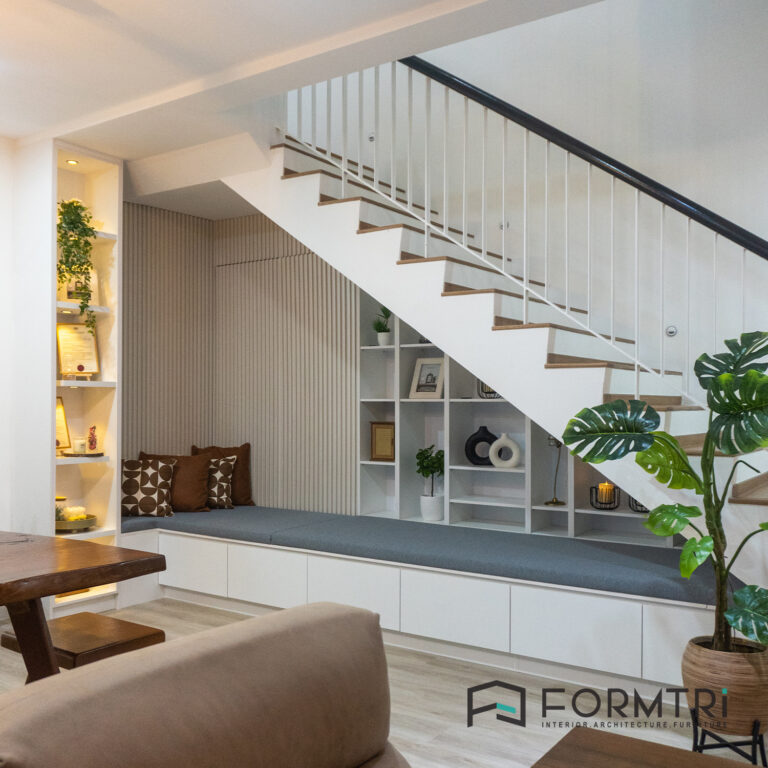 B1- FB Post Living Room (Square)- 04